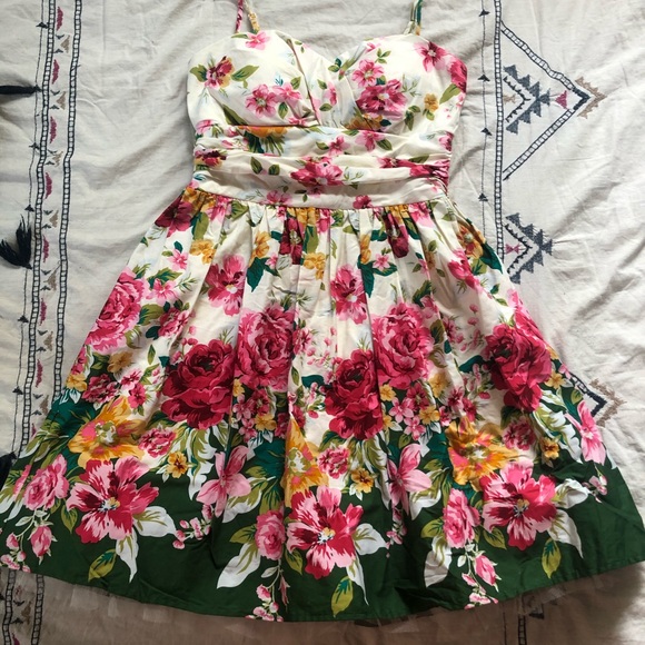 B Darlin Dresses & Skirts - Floral dress